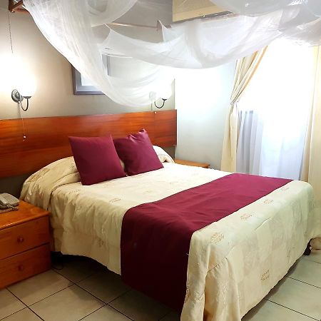 The Lusaka Hotel Екстер'єр фото