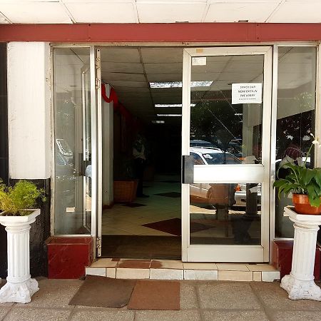 The Lusaka Hotel Екстер'єр фото
