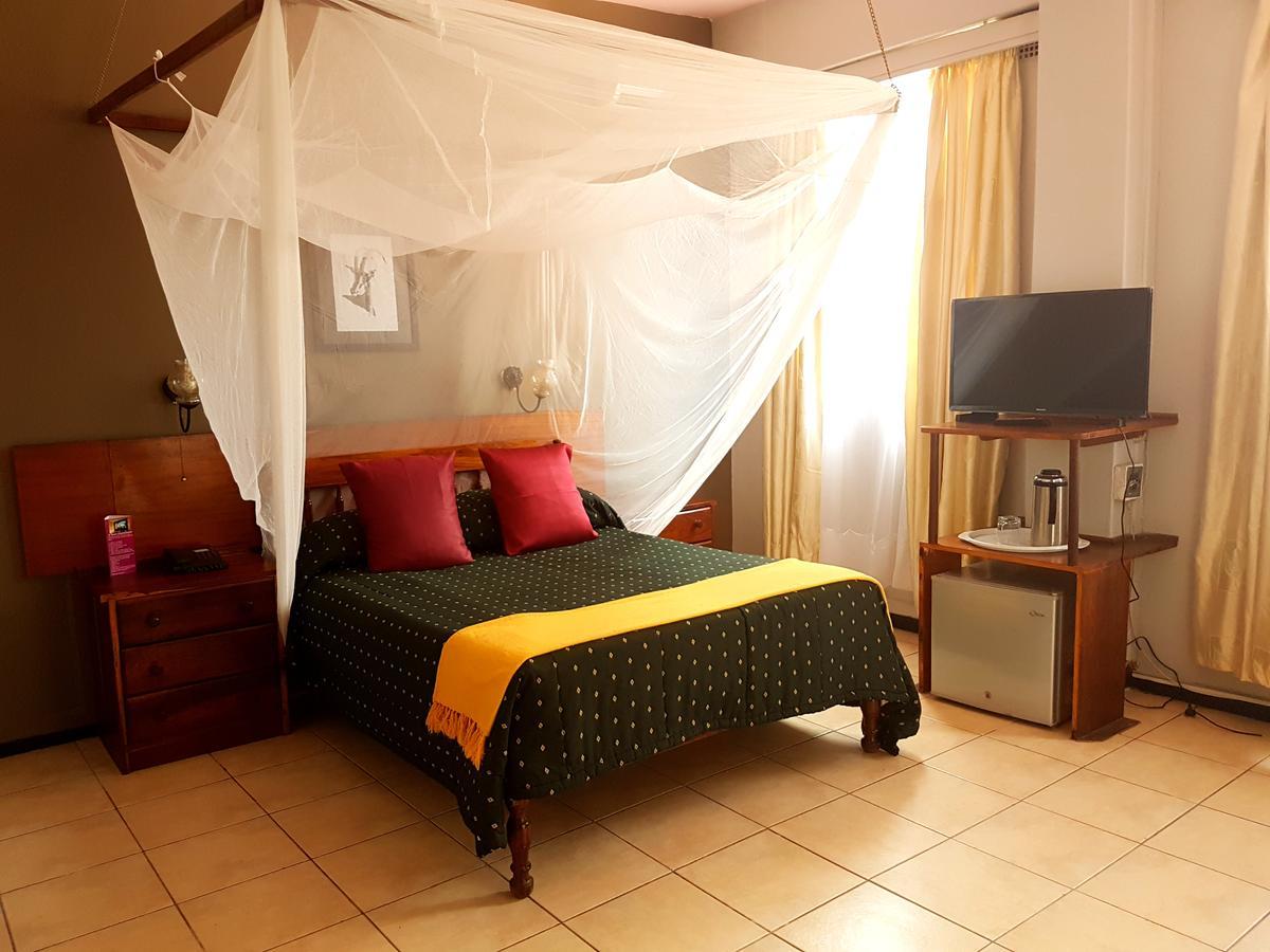 The Lusaka Hotel Екстер'єр фото