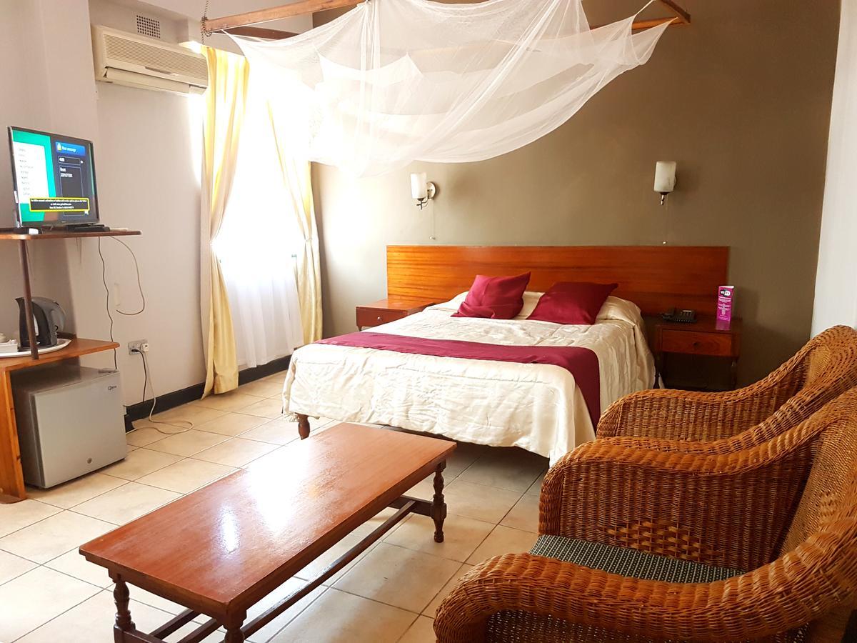 The Lusaka Hotel Екстер'єр фото