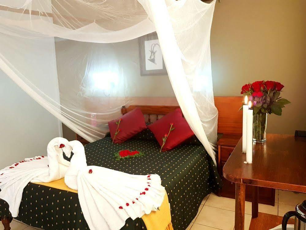 The Lusaka Hotel Екстер'єр фото